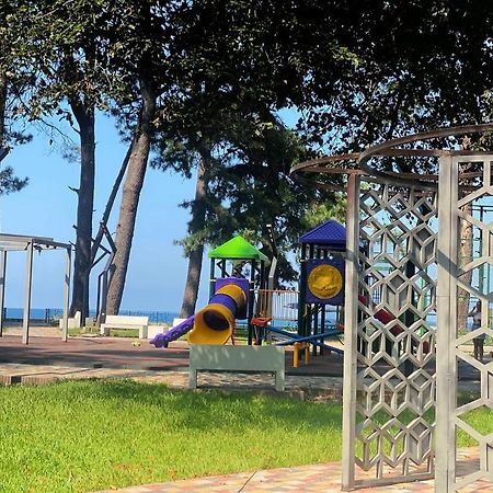 Guest House Kobuleti On Aghmashenebeli 외부 사진