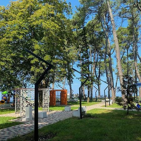 Guest House Kobuleti On Aghmashenebeli 외부 사진