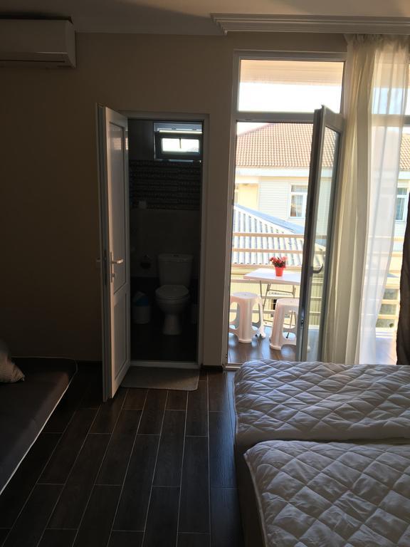 Guest House Kobuleti On Aghmashenebeli 외부 사진