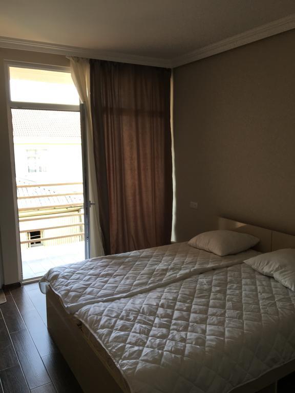 Guest House Kobuleti On Aghmashenebeli 외부 사진