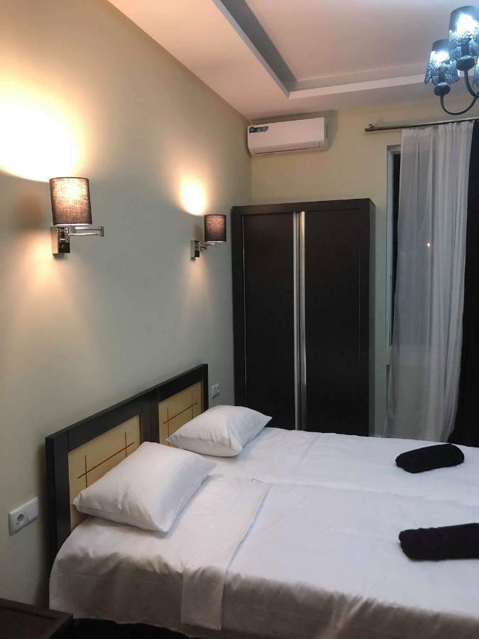 Guest House Kobuleti On Aghmashenebeli 외부 사진